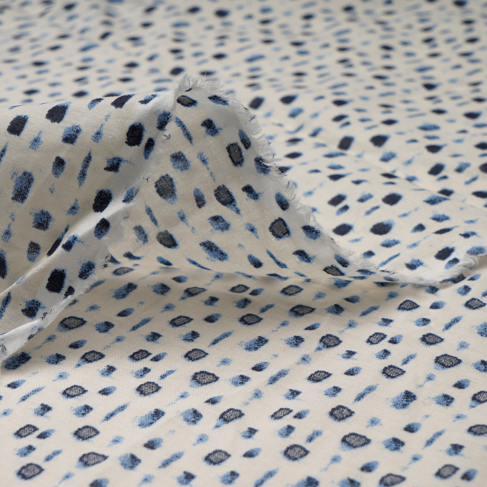 (Pre-Cut 1.20 Mtr)Off-White All Over Pattern Digital Print Cotton Cambric Fabric