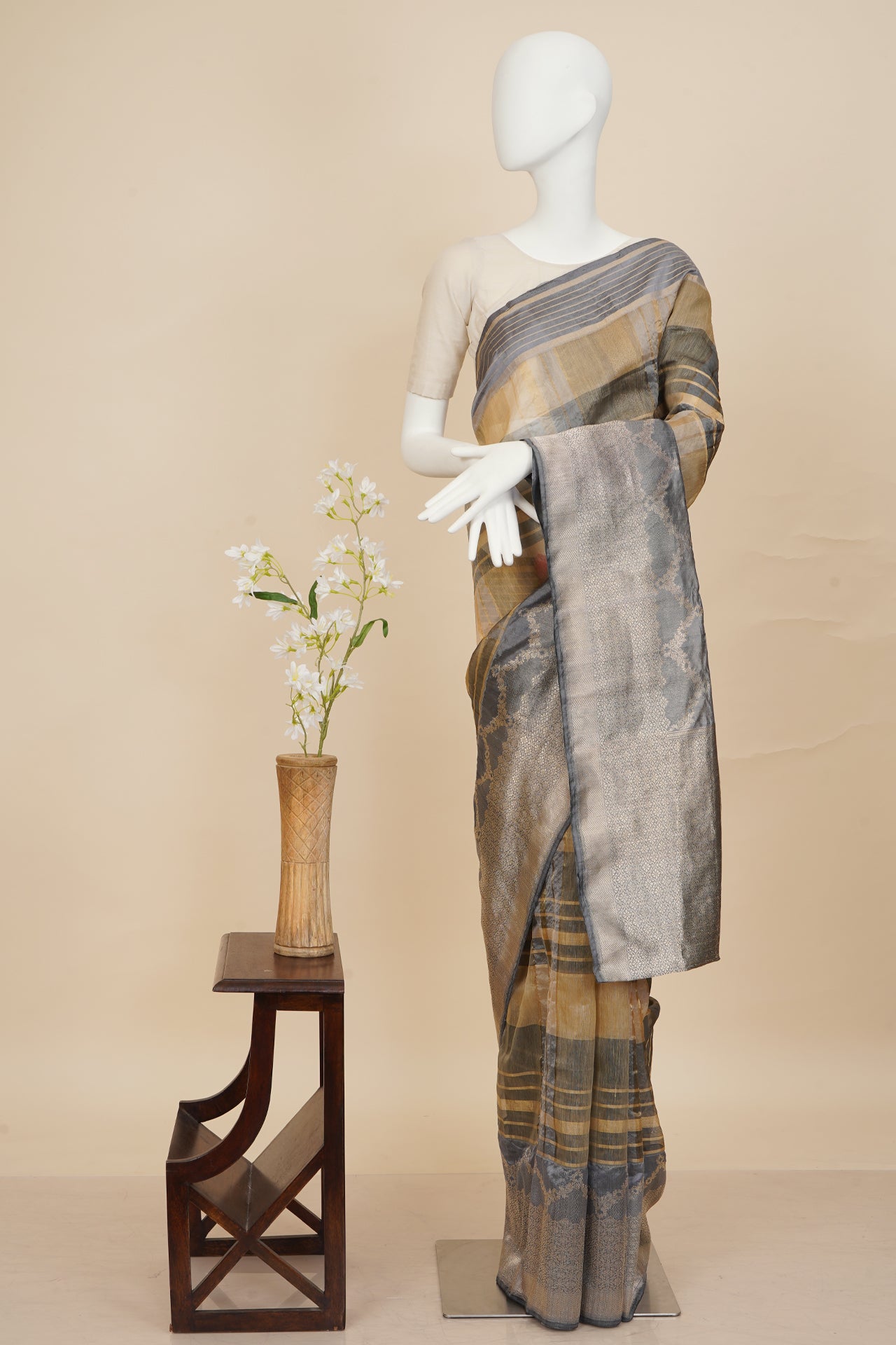 Grey Color Handwoven Chanderi Saree with Blouse Piece