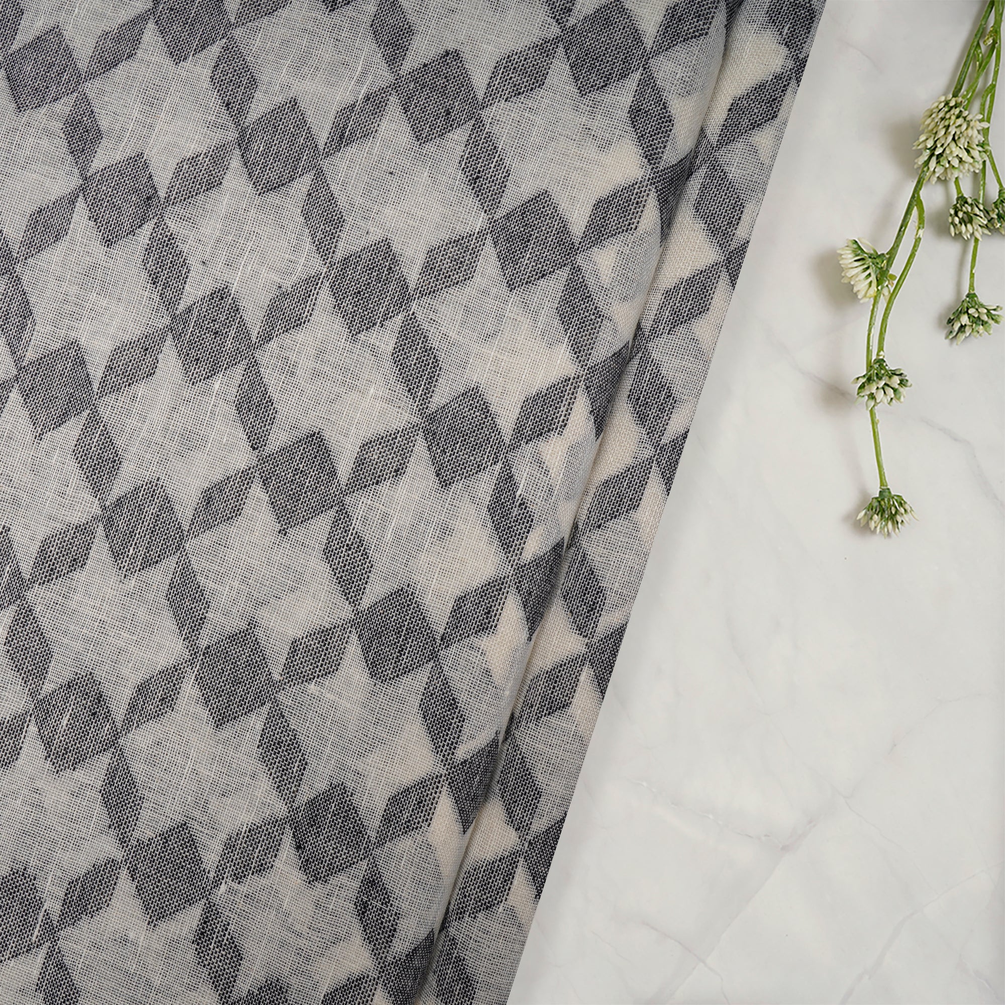 White-Black Color Yarn Dyed Cotton Linen Jacquard Fabric