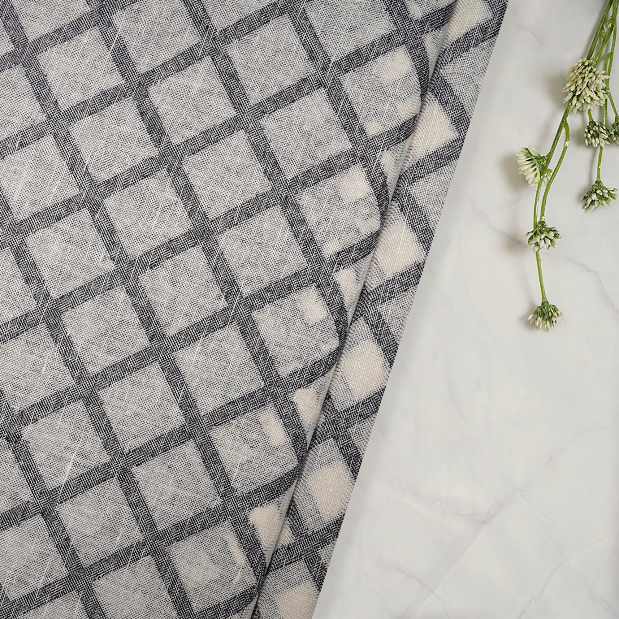 White-Black Color Yarn Dyed Cotton Linen Jacquard Fabric