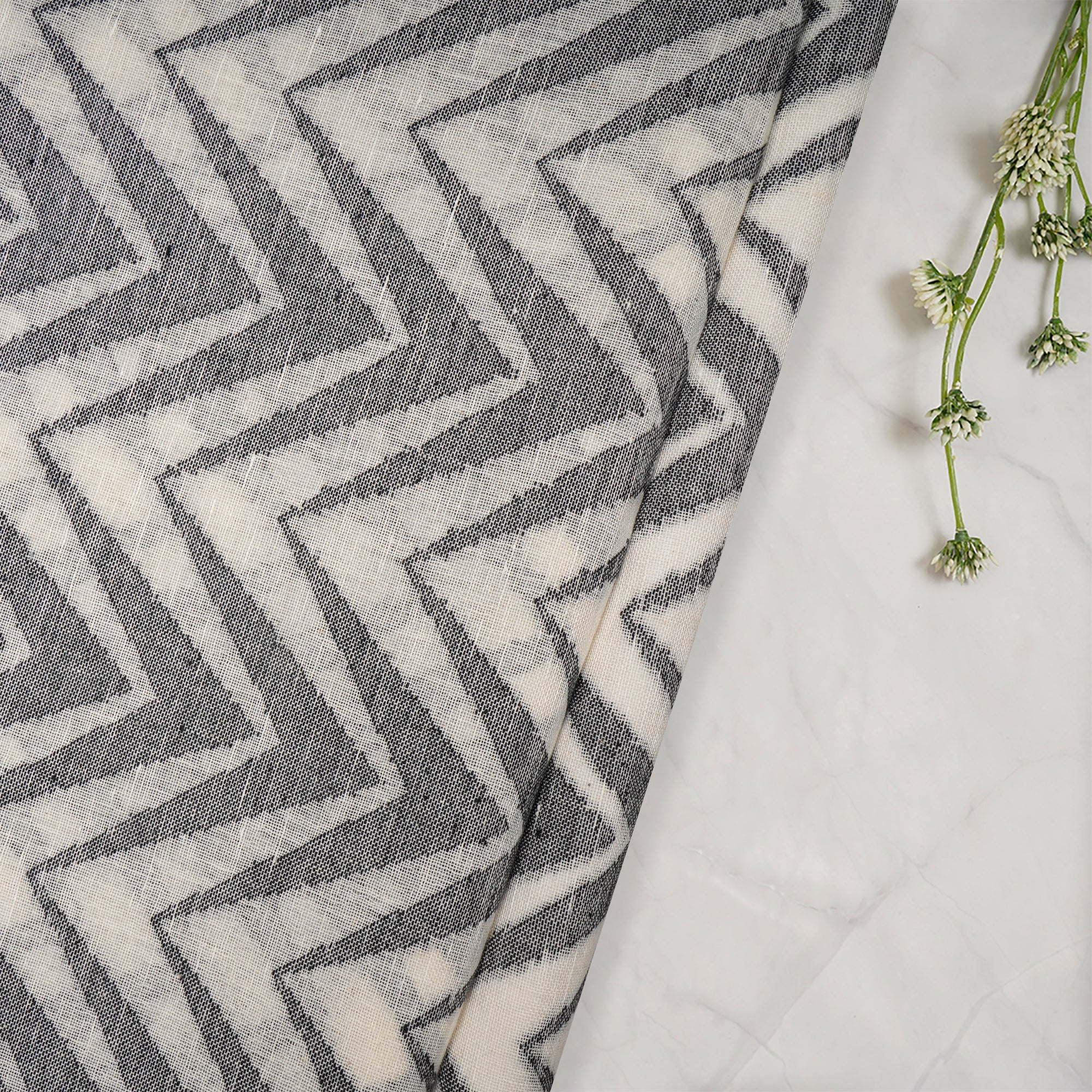 White-Black Color Yarn Dyed Cotton Linen Jacquard Fabric