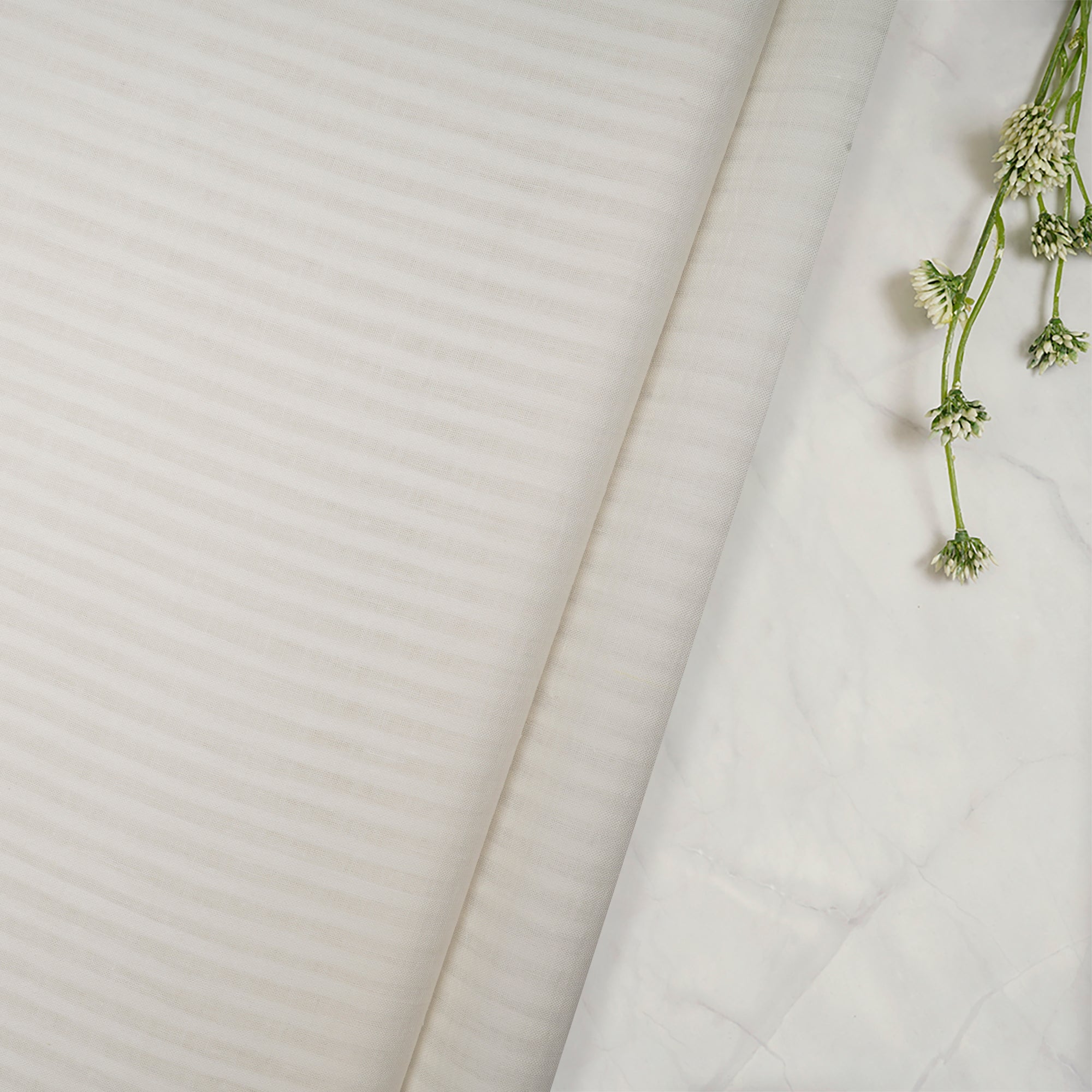 White Color Yarn Dyed Muslin Cotton Fabric