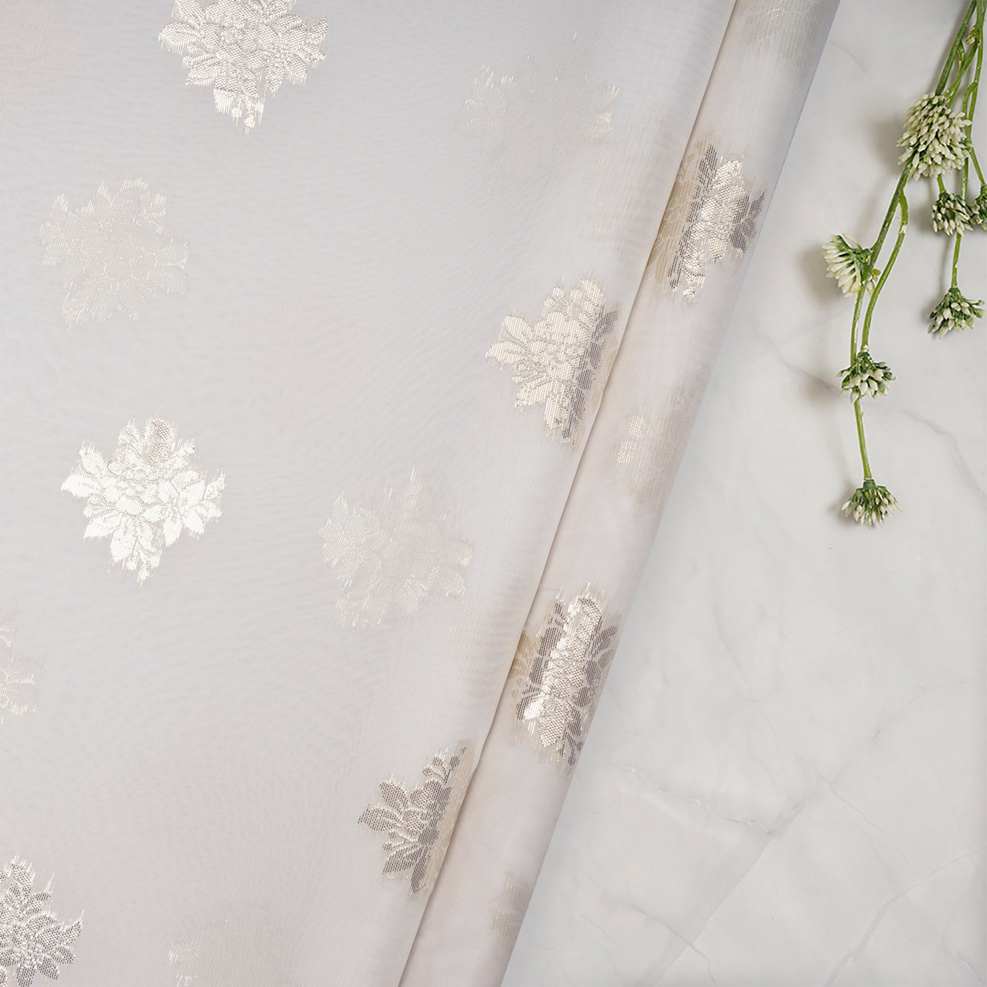 White Dyeable Floral Pattern Fancy Viscose Organza Gold Jacquard Fabric