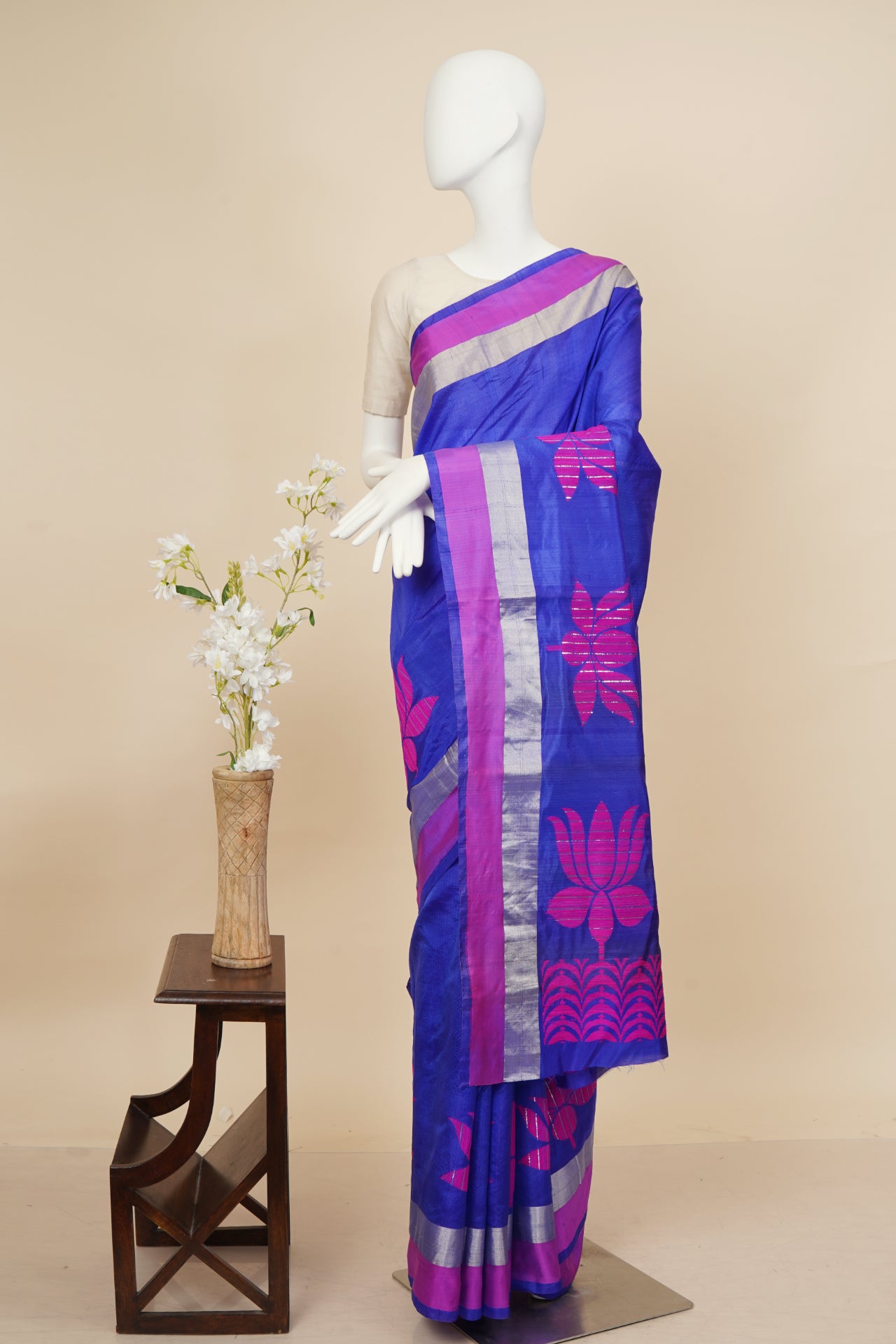 Blue Color Handwoven Silk saree with Blouse Piece