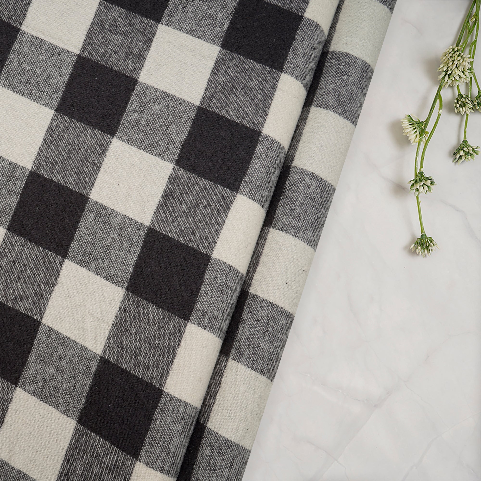 White-Black Yarn Dyed Flannel Cotton Check Fabric