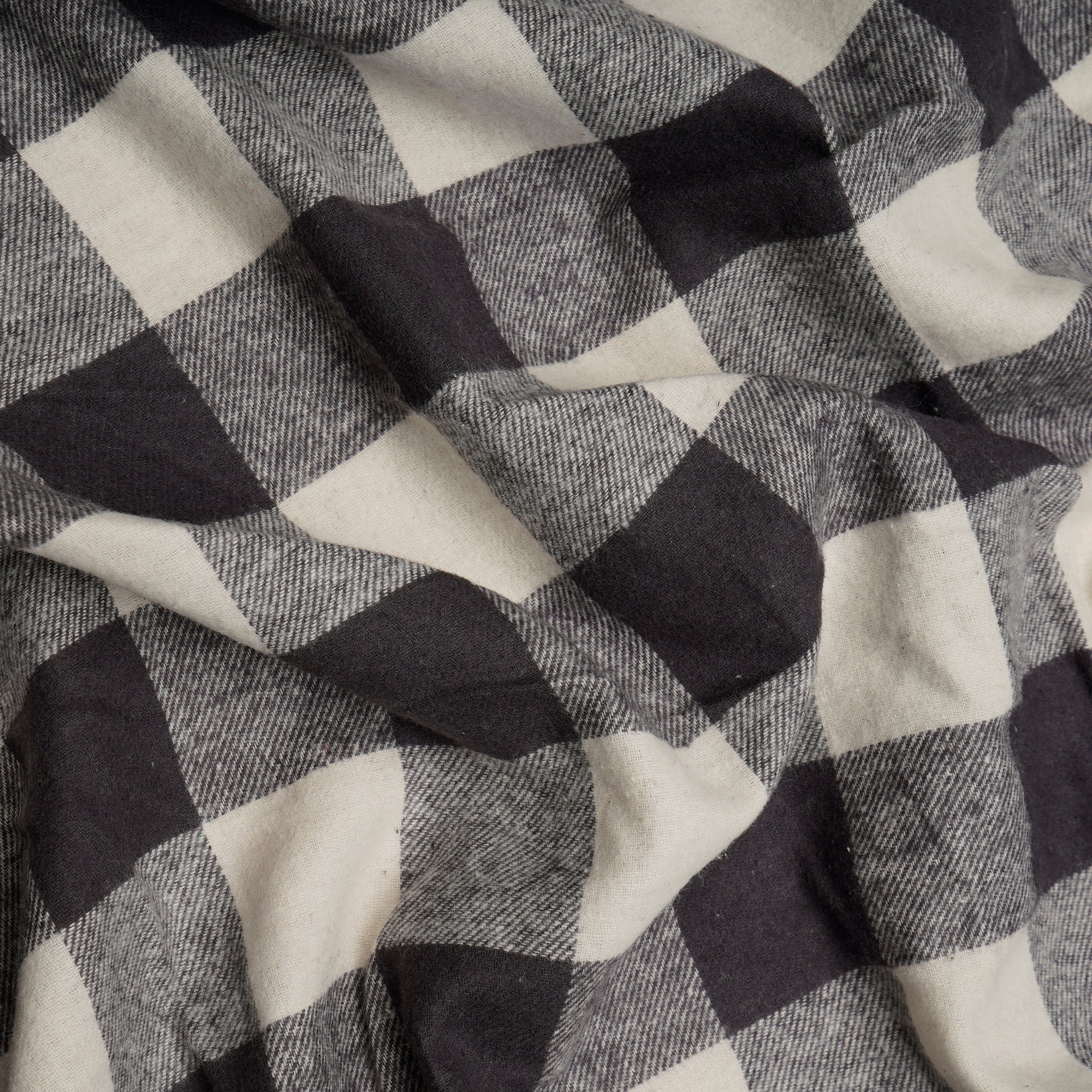 White-Black Yarn Dyed Flannel Cotton Check Fabric