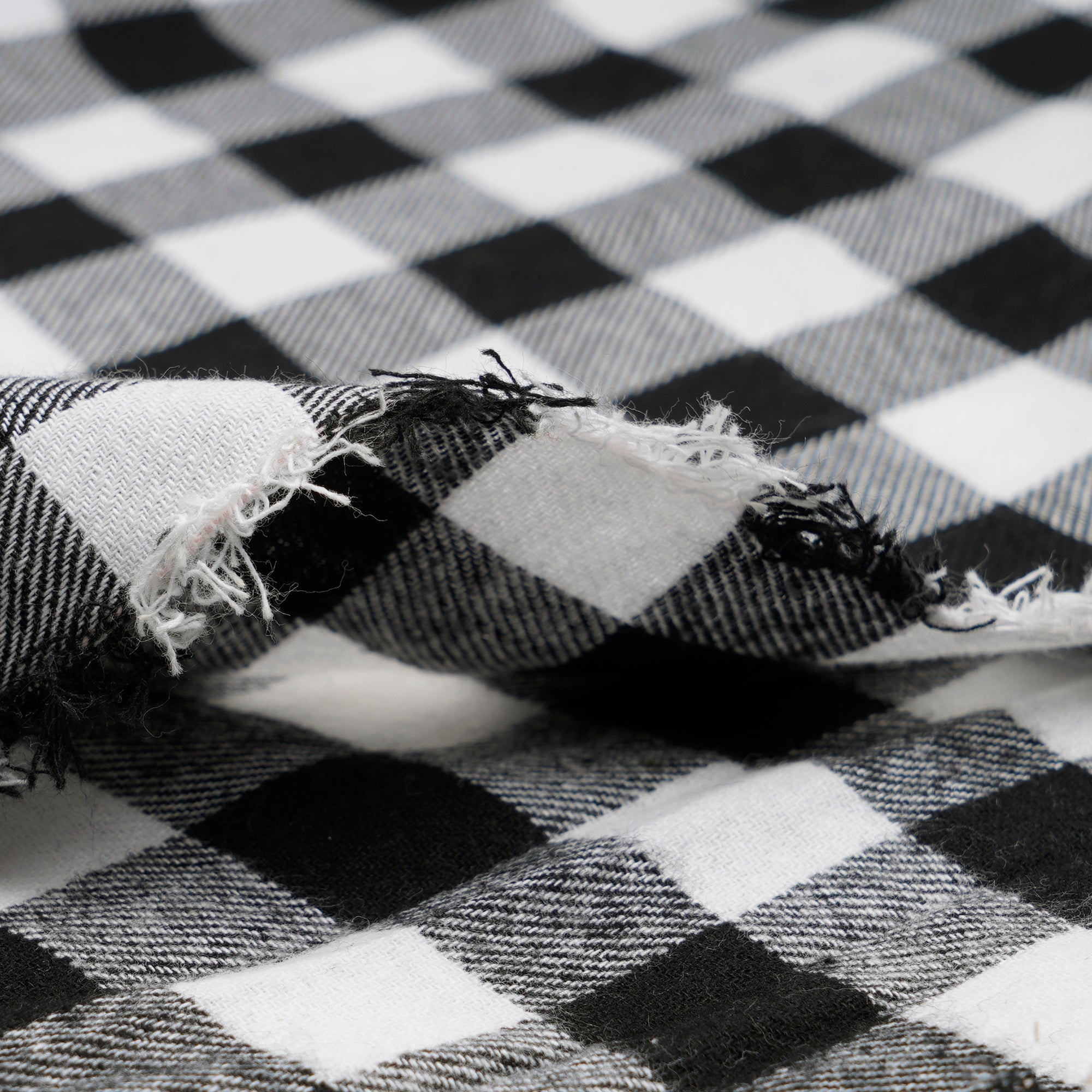 Black-White Yarn Dyed Flannel Cotton Check Fabric