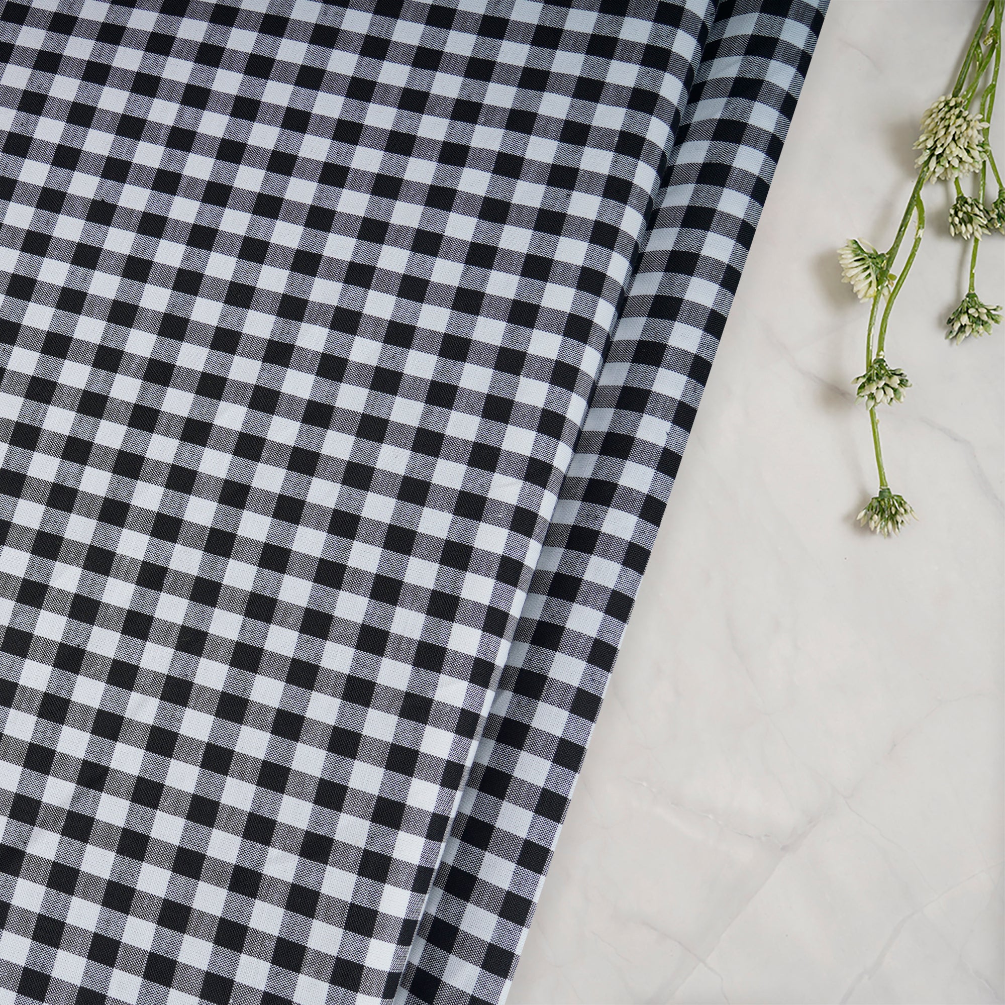 White-Black Check Pattern Yarn Dyed Cotton Fabric