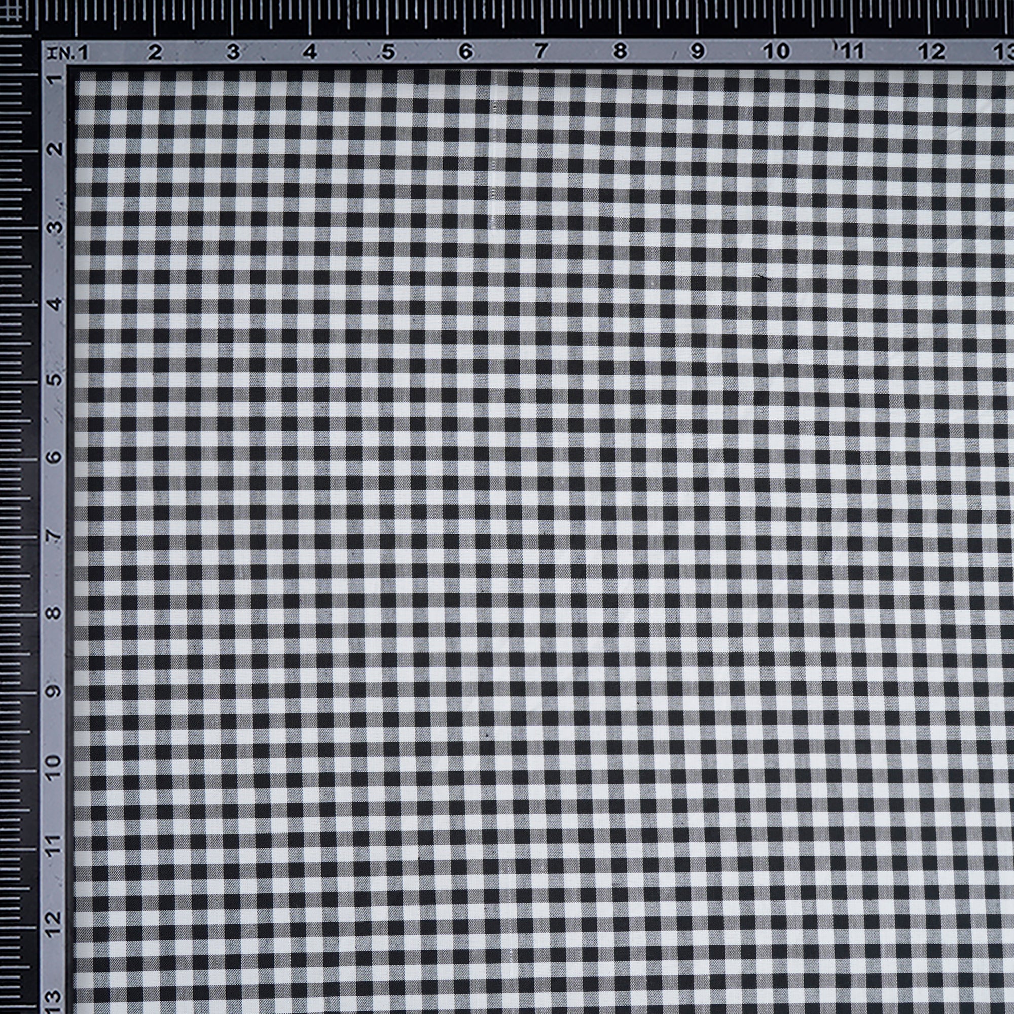 White-Black Check Pattern Yarn Dyed Cotton Fabric