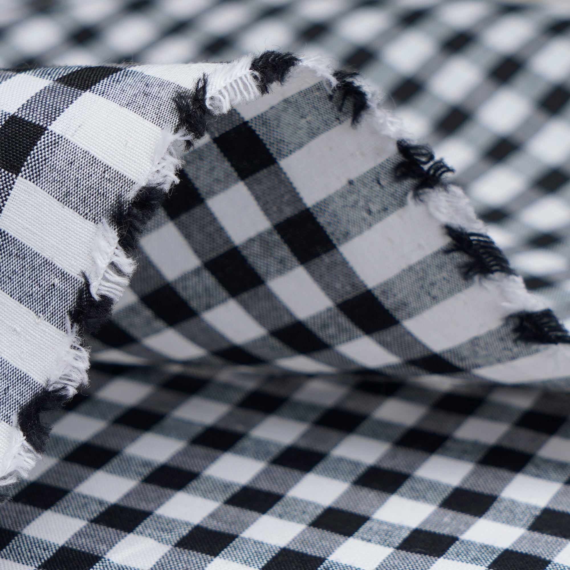 White-Black Check Pattern Yarn Dyed Cotton Fabric