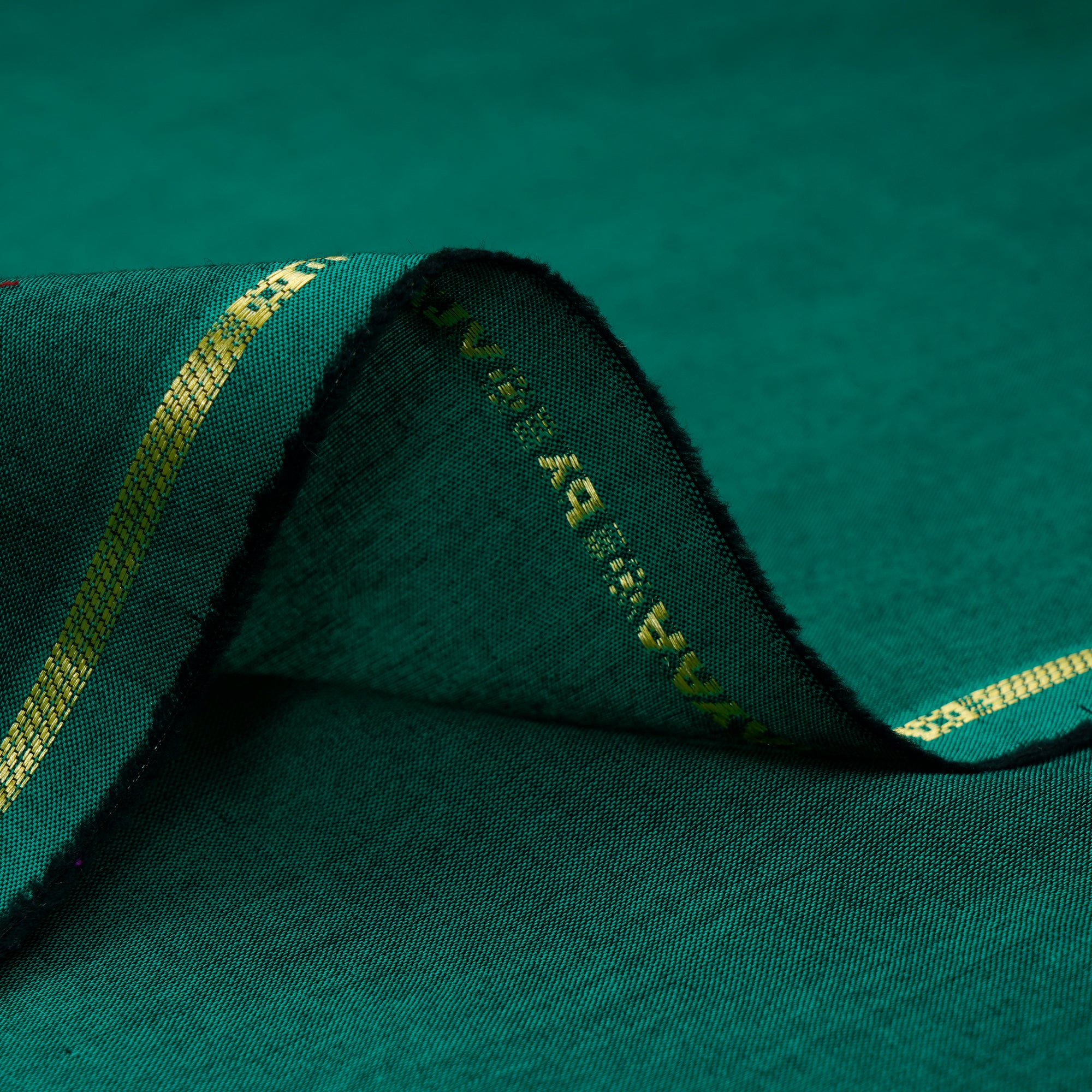 (Pre-Cut 3.70 Mtr)Dark Green Piece Dyed Plain Cotton Fabric