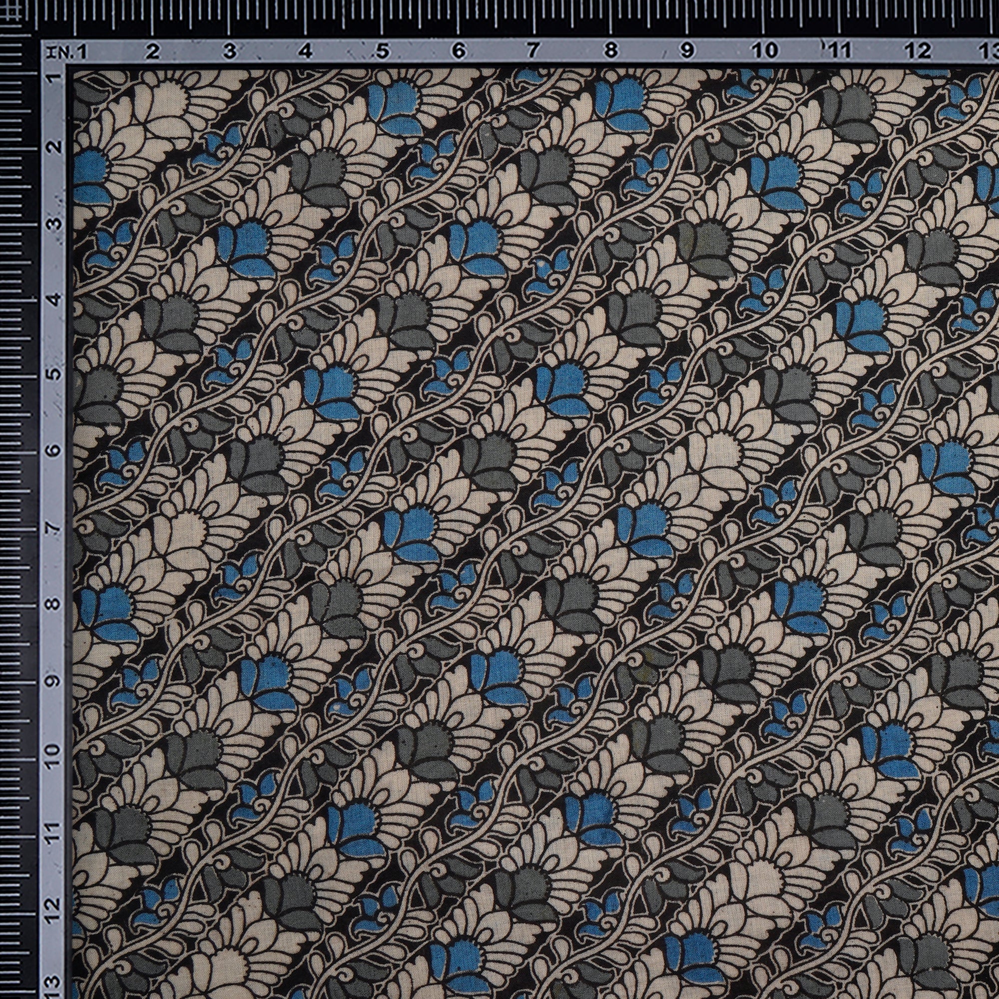 (Pre-Cut 2.75 Mtr)Multi Color Floral Pattern Screen Printed kalamkari Cotton Fabric