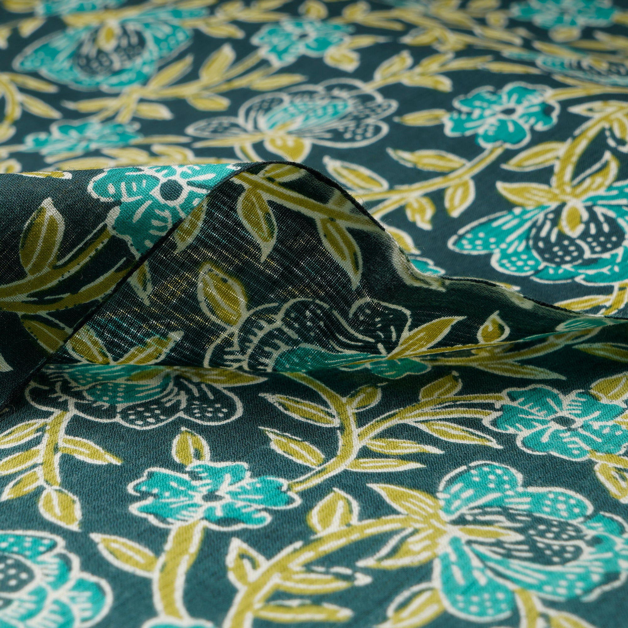 (Pre-Cut 2.65 Mtr)Green Floral Pattern Screen Print Cotton Fabric