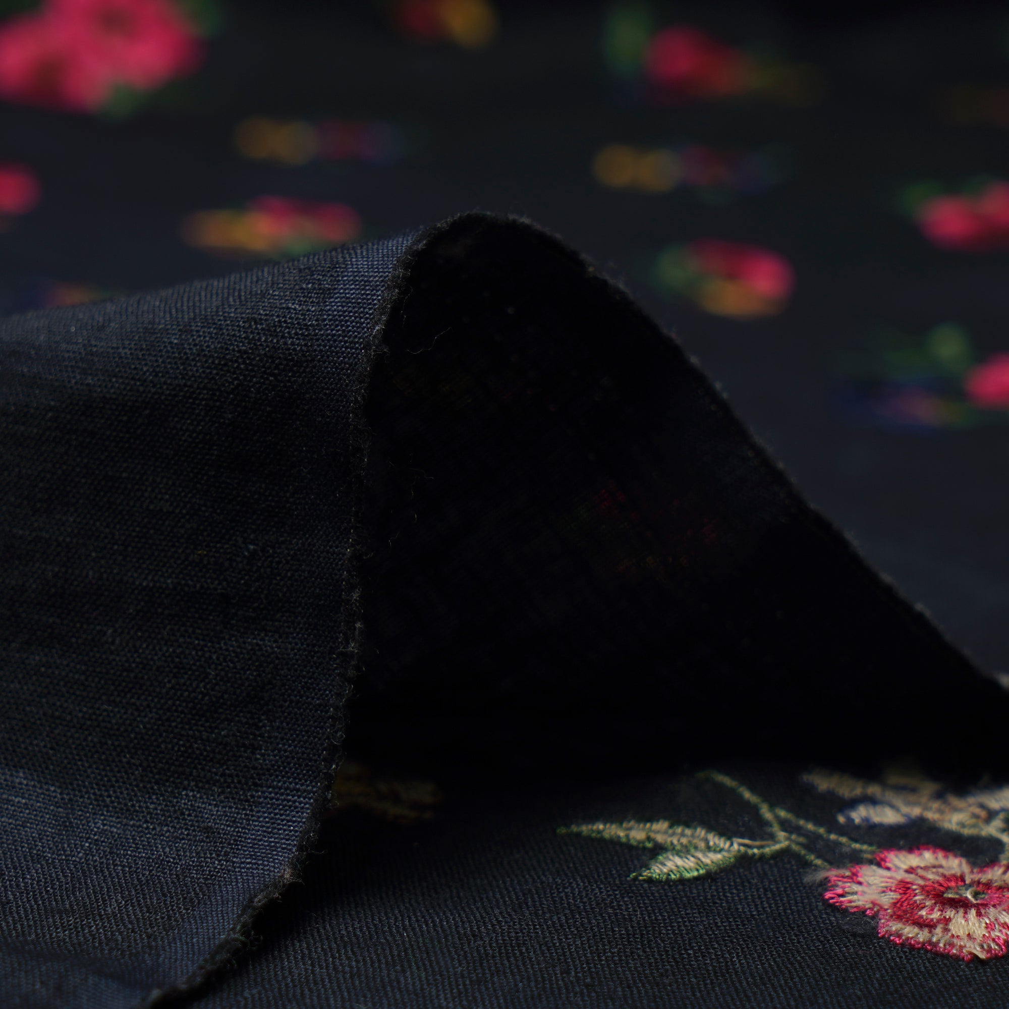 (Pre-Cut 2.50 Mtr)Black Booti Pattern Thread Embroidered Linen Fabric