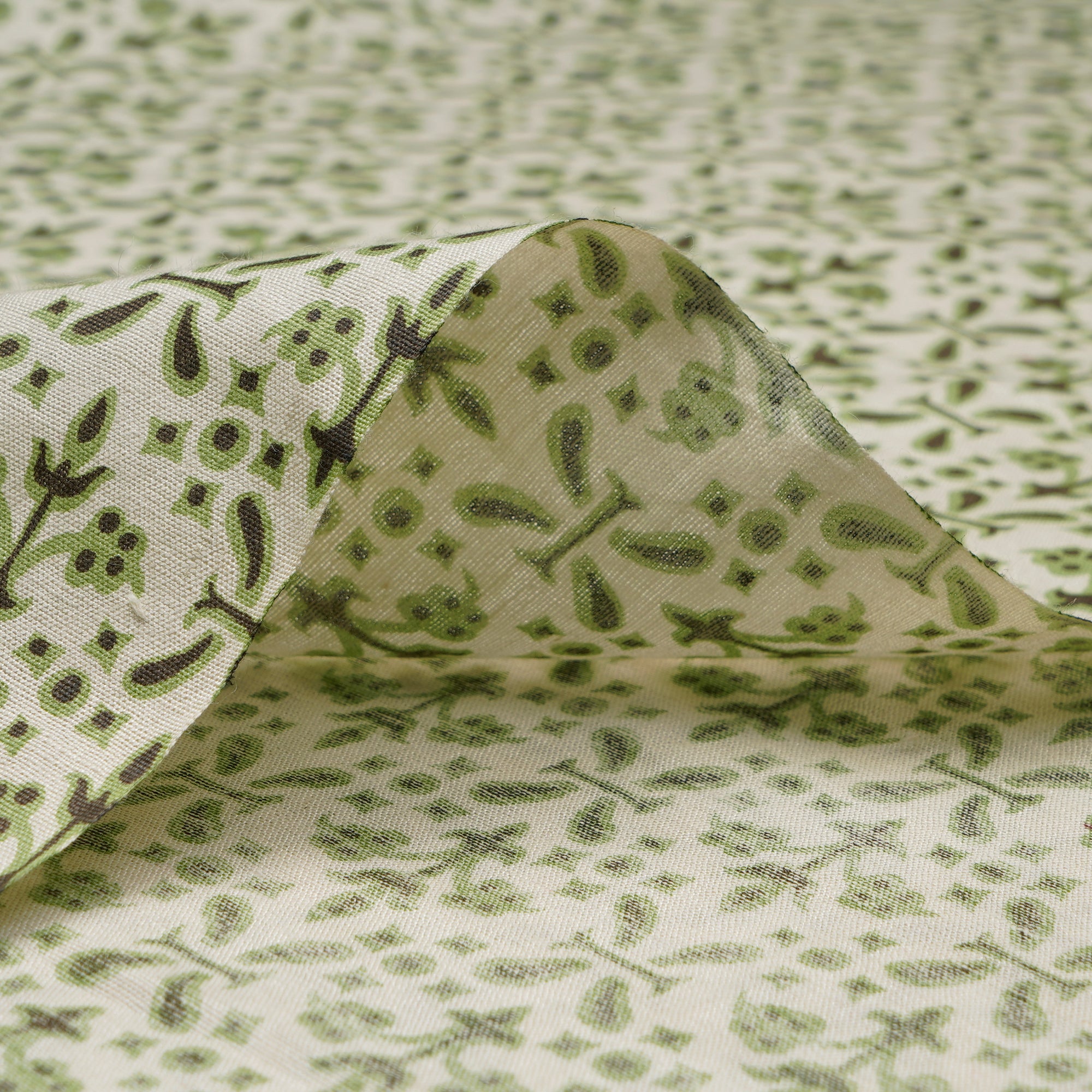 (Pre-Cut 3.70Mtr)Beige-Green Floral Pattern Digital Print Natural Silk Fabricprecuts&&2057