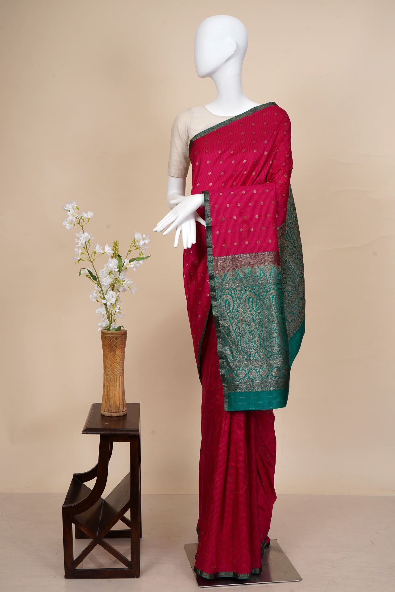 Magenta-Green Color Handwoven Pure Silk Banarasi Saree With Blouse Piece