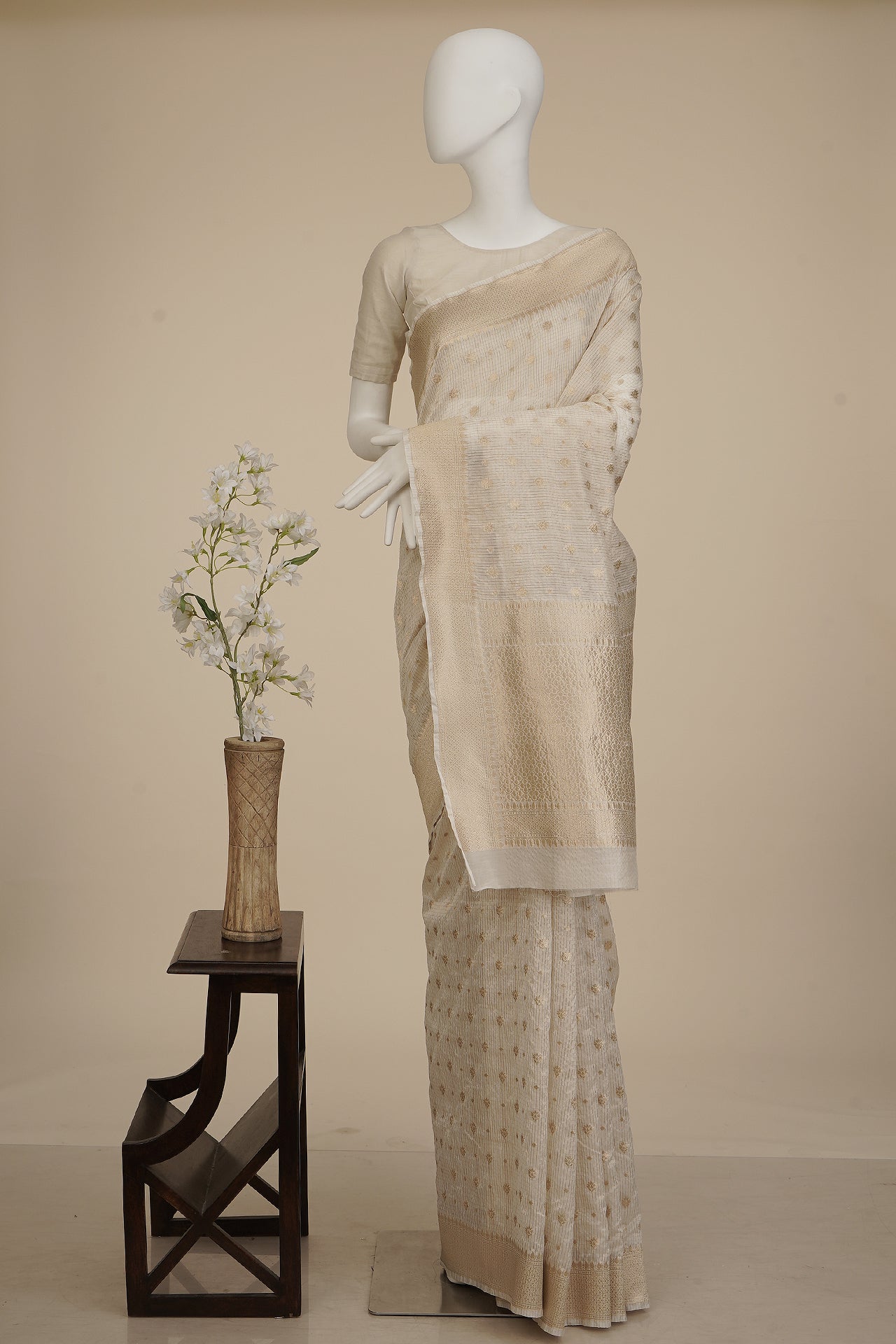 Off White Color Jacquard Cotton Silk Saree With Blouse Piece