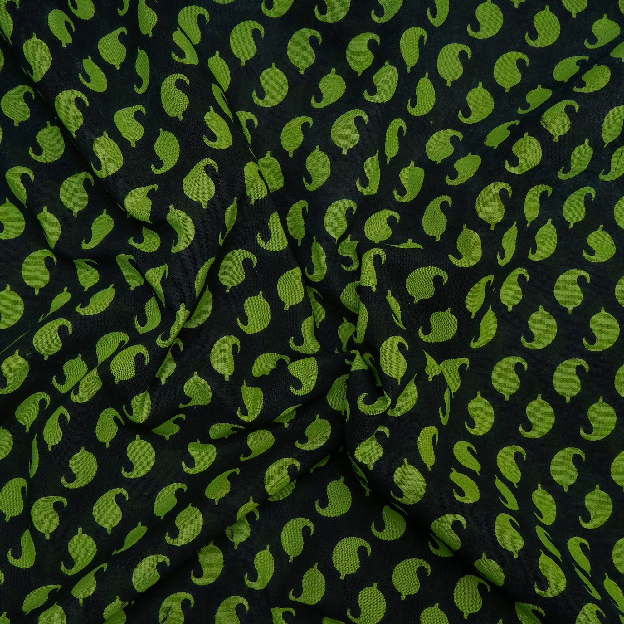 Black-Green Color Printed High Twisted Cotton Voile Fabric