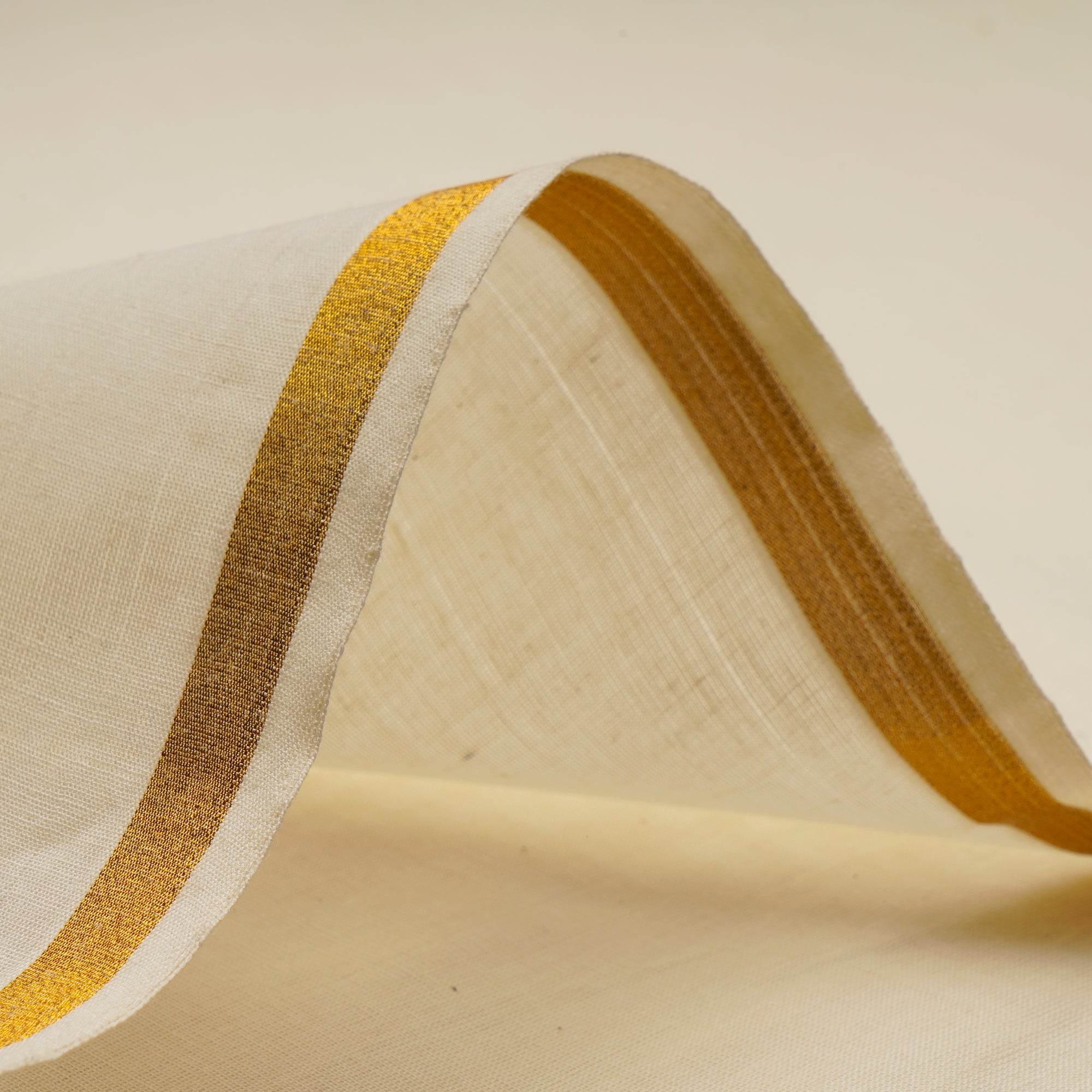 Off White Color Cotton Handloom Fabric with Zari Border
